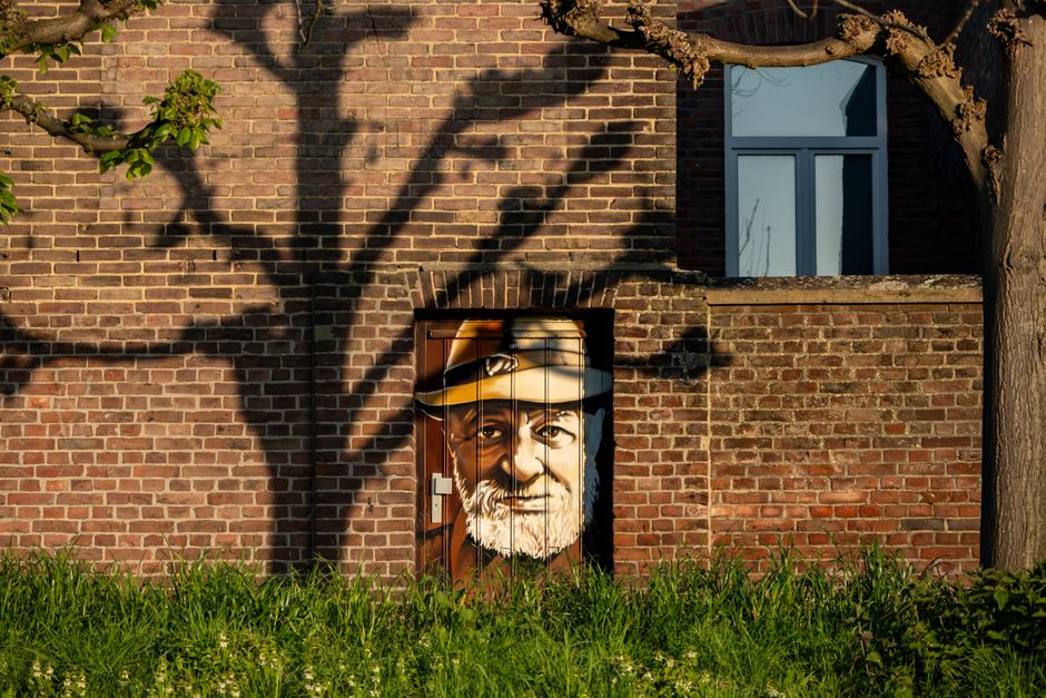 Kunstwerk met visuele illusie van diepte en ruimte. Kunstwerk met visuele illusie van diepte en ruimte.